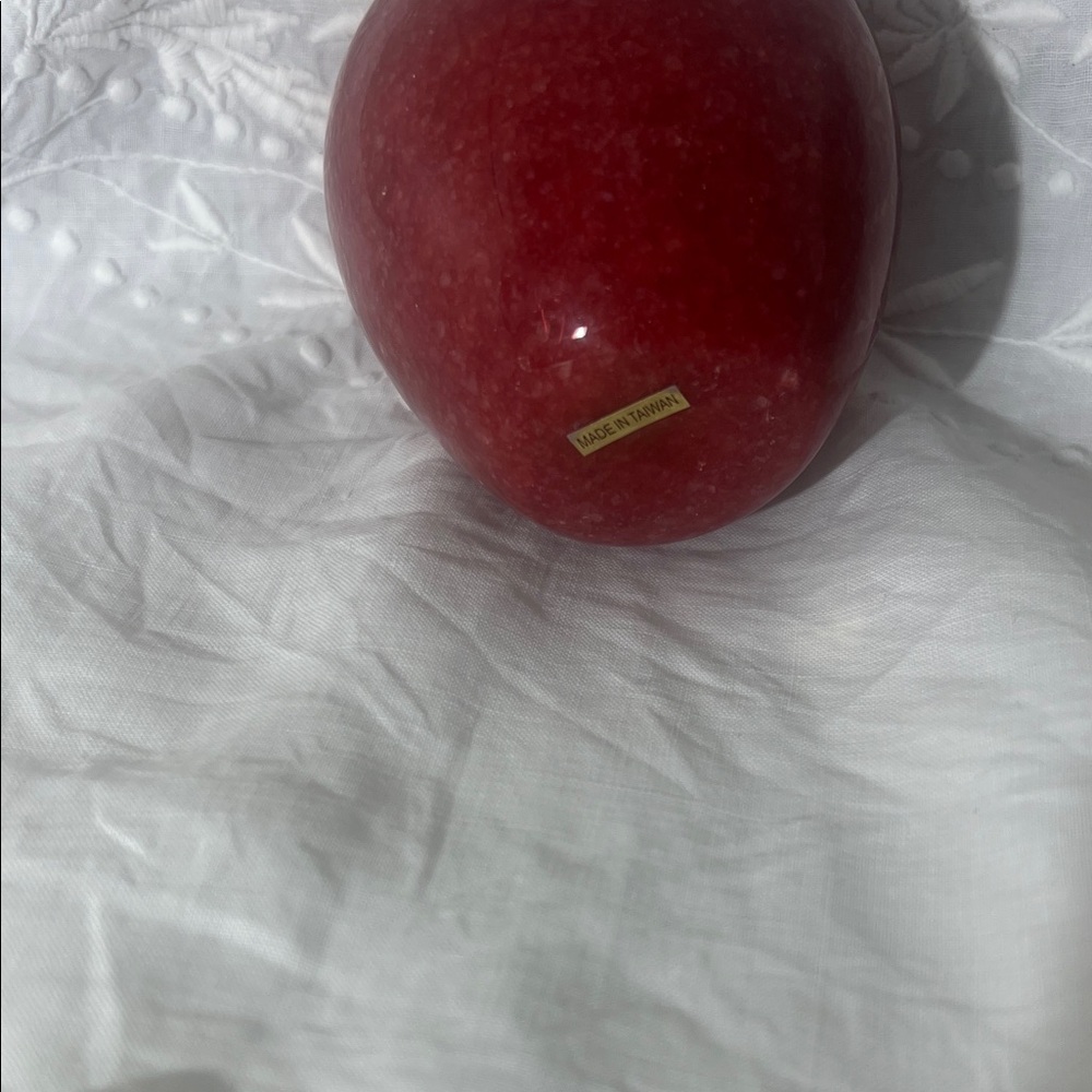 Beautiful Red Apple Paperweight with Brass Stem and Leaf Unbranded - Picture 3 of 5